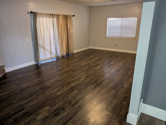 Photo - 4905 Raley Blvd