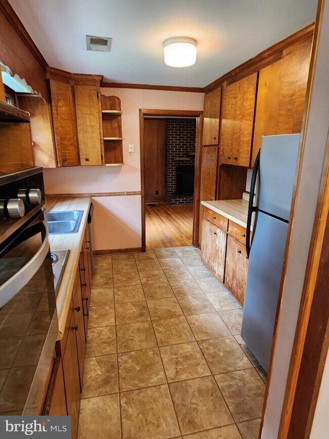 Photo - 17158 Ferry Dock Rd