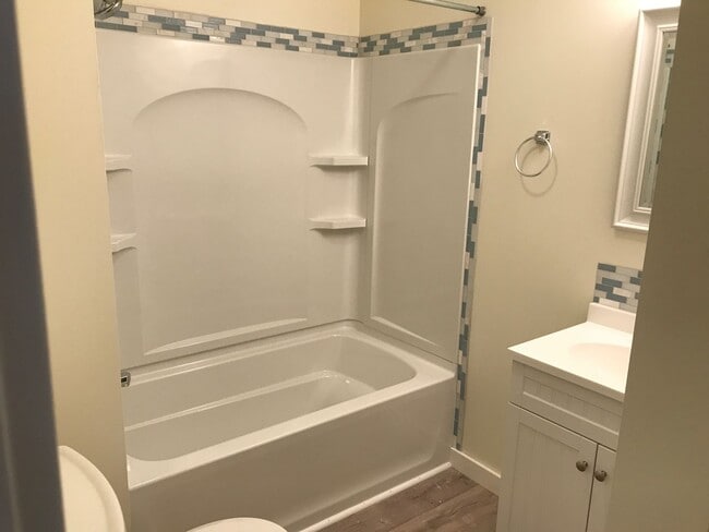 Photo - Updated 1BR Apt available now! Unit Floor 2 - Front