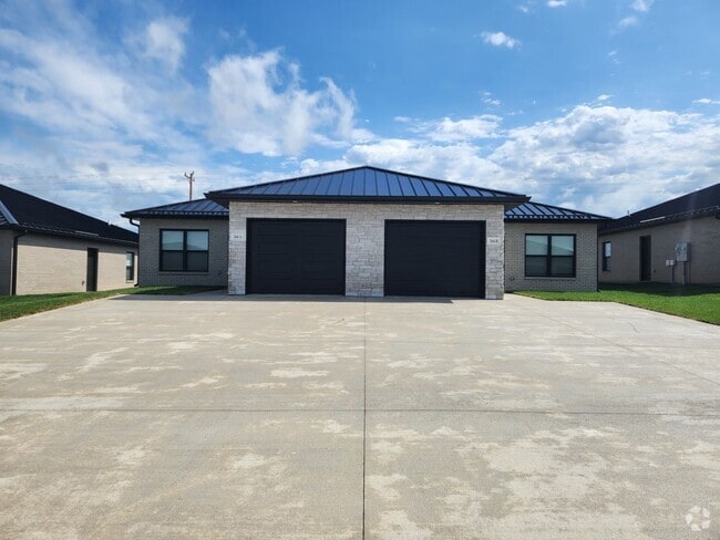 Building Photo - 370-a SE 95th Rd Unit A Rental