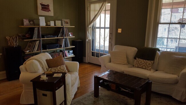 Photo - 112 S Arthur Ashe Blvd Unidad A