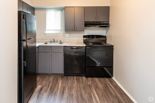 2BR, 2BA - 1000 SF - Kitchen - Catons Villas Apartments