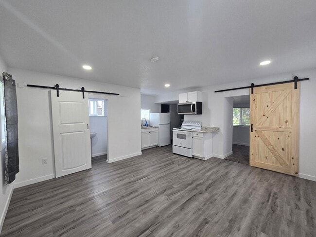 Photo - 1 Bedroom, 1 bathroom House