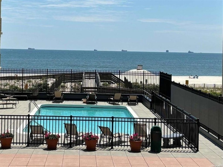 Photo - 650 Shore Rd