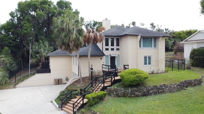 Building Photo - 6846 Lake View Dr