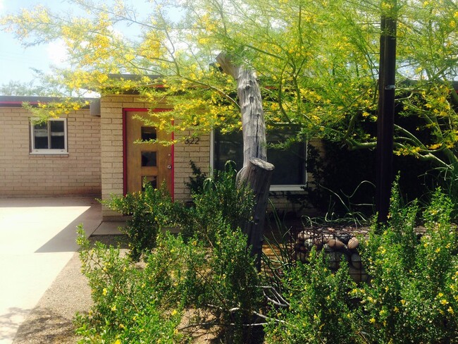 Building Photo - Adorable 2 bed + office/1 bath House with ...