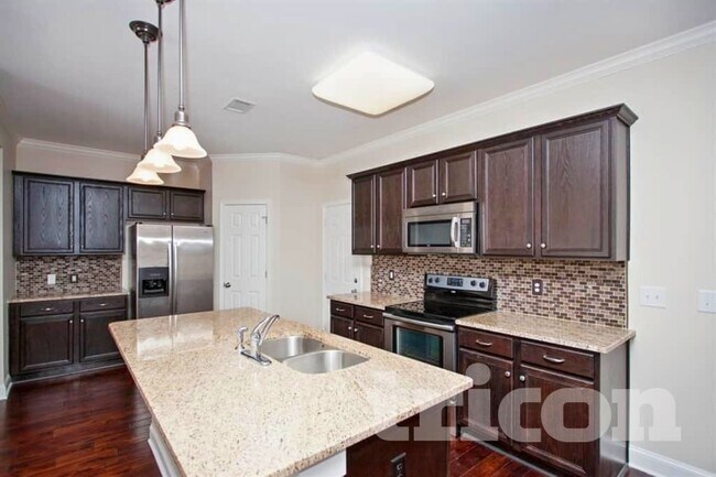 Photo - 1716 Hartford Ln