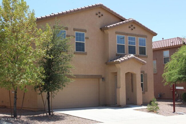 Gorgeous 4 Bed Laveen home in reputed Trai... - Gorgeous 4 Bed Laveen home in reputed Trai...