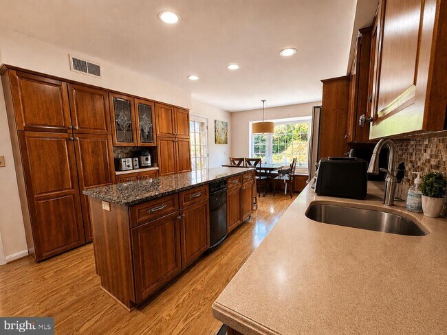 Photo - 7327 Yates Ct