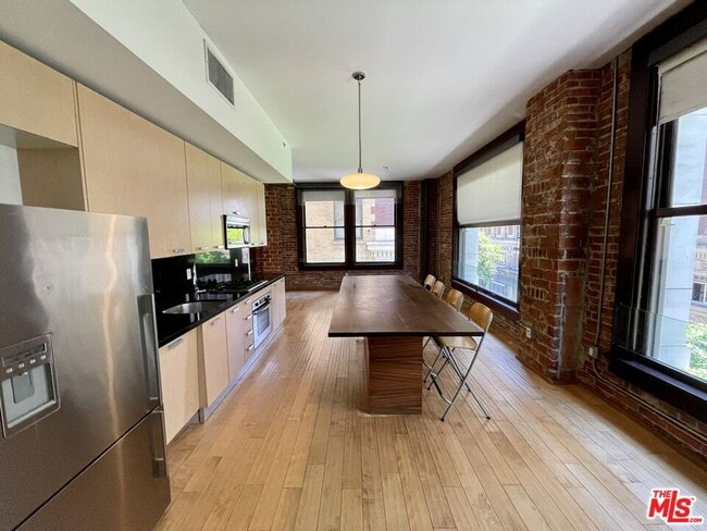 Photo - 460 S Spring St Unidad 312