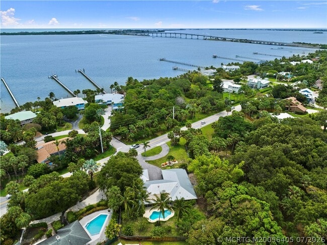 Photo - 53 N Sewalls Point Rd