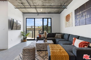 Photo - 3800 Mentone Ave