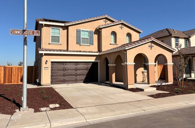 Photo - Beautiful 2 Story Home Ready To Be Home!