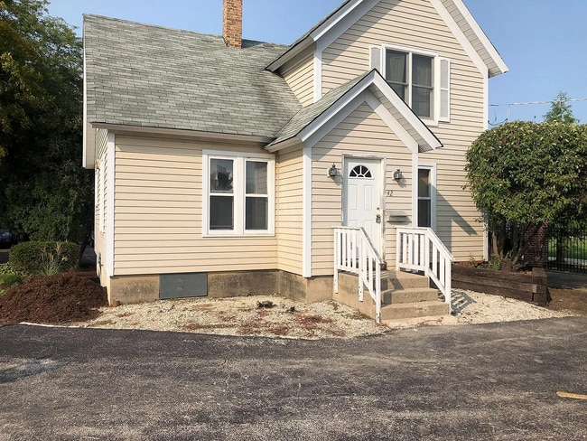 Building Photo - 4 bedrooms on the Lake Rental