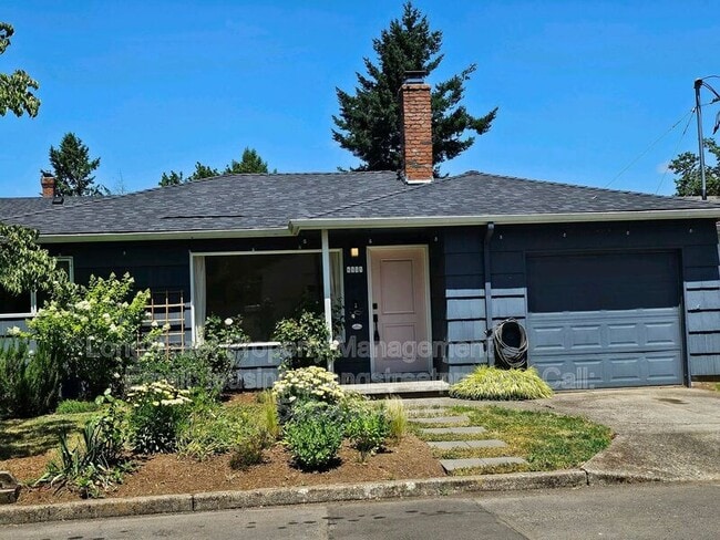 Building Photo - 6515 SE Steele St