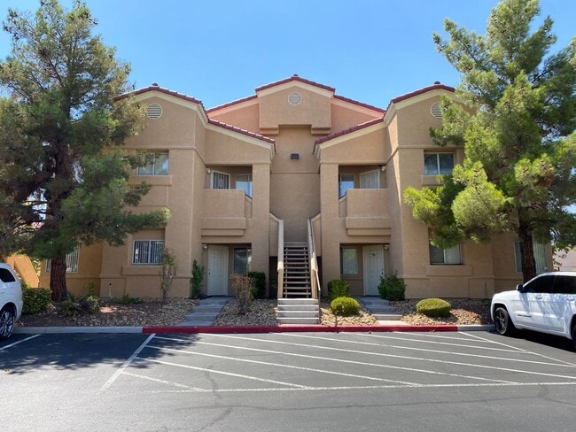 Photo - 2br with wood flooring on first floor in g...