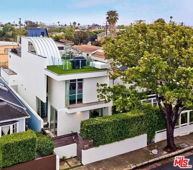 Photo - 644 Navy St