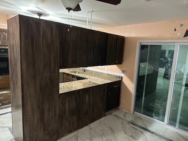 Building Photo - 7154 San Castle Blvd