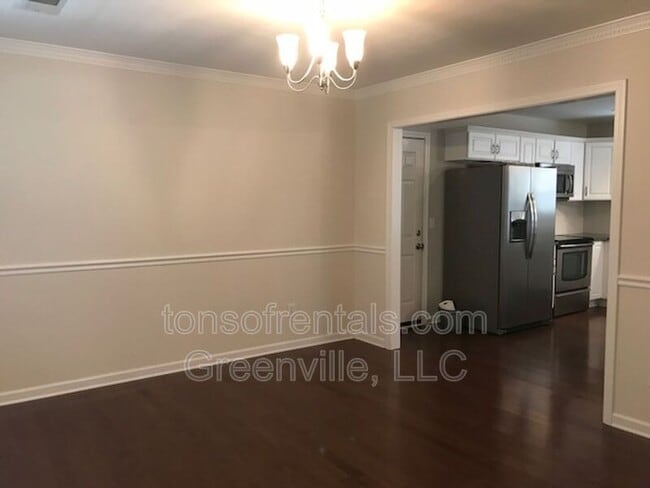 Photo - 125 Misty Crest Cir