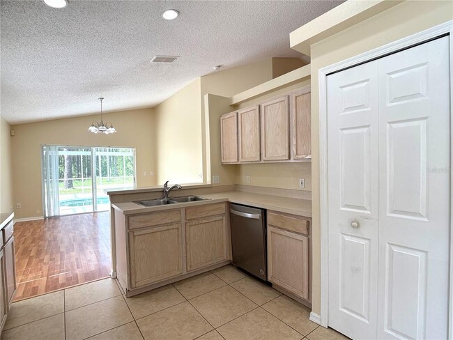 Photo - 526 Pine Cone Dr