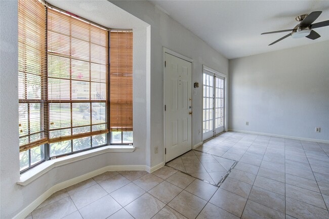 Photo - 2121 El Paseo St