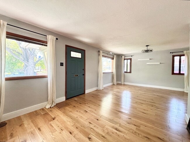 Photo - 631 Downington Ave S