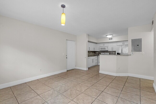 Photo - 3680 N 56th Ave Unidad 809