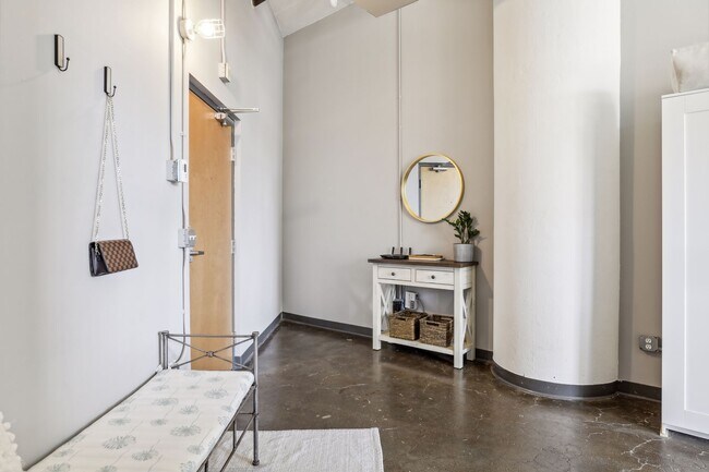 Photo - 500 Robert St N Unidad 307