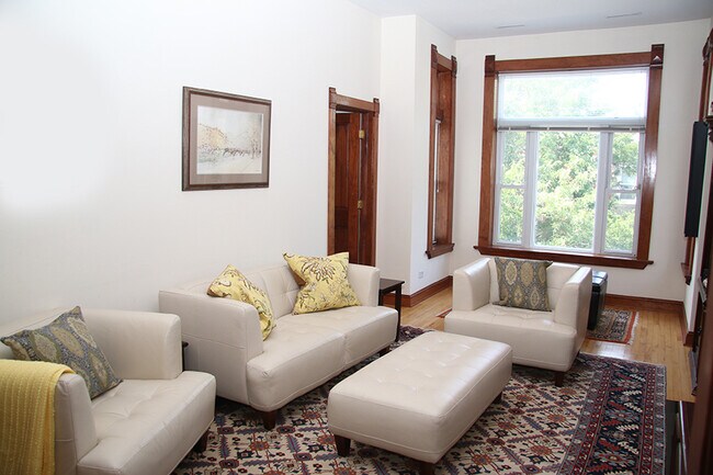 Photo - 857 W Newport Ave Unit 3