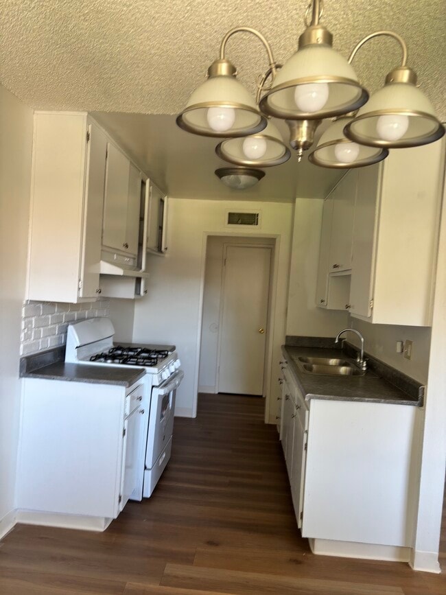 Building Photo - Sherman Way Biltmore Rental