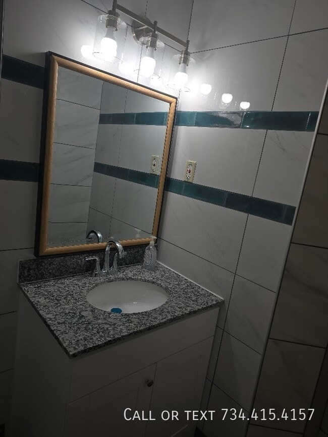 Photo - 502 Benjamin St