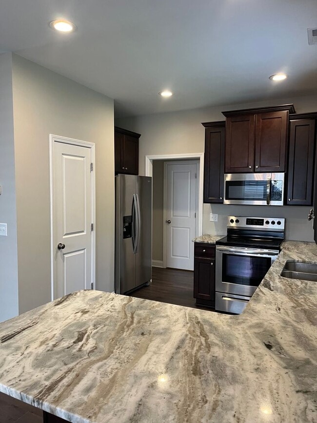 Photo - Large home, Pet friendly