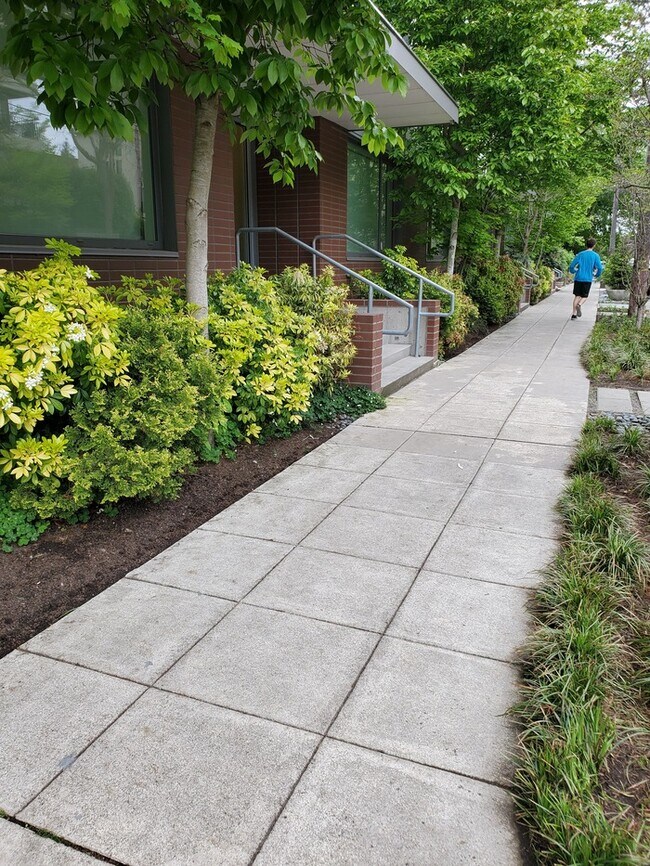 Photo - 711 Bellevue Ave E Unidad 309