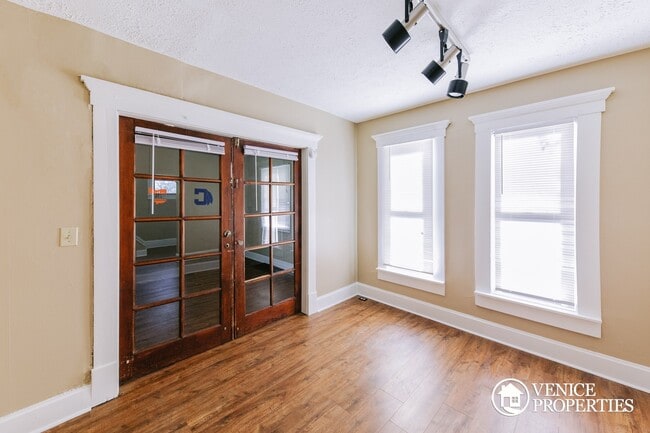 Photo - 2153 Indiana Ave