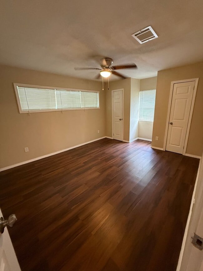 Photo - 640 E Bolivar St