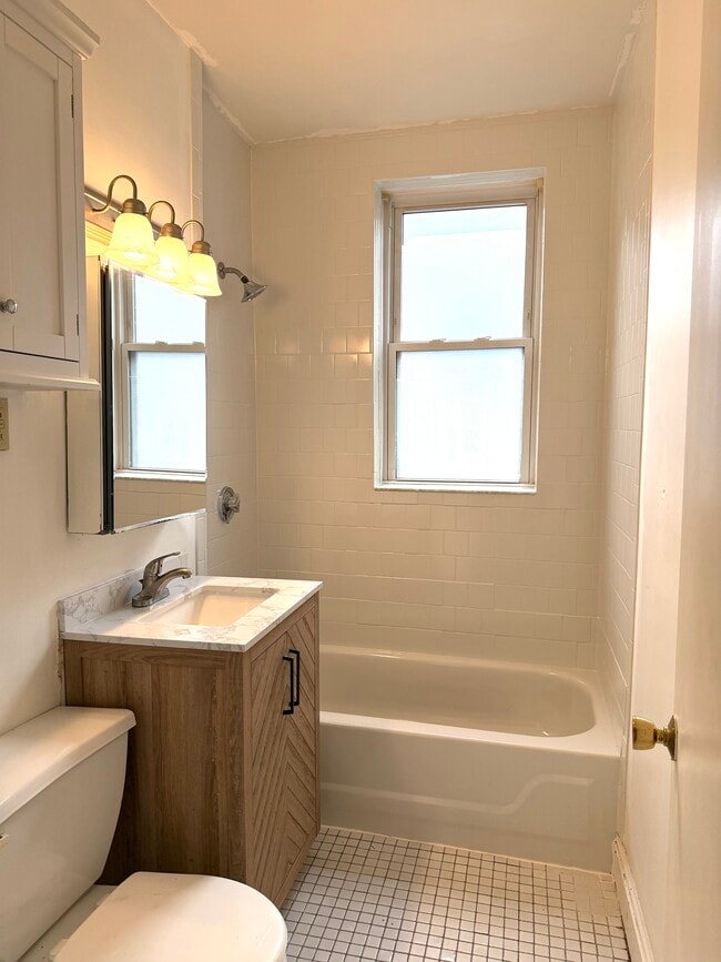 Bathroom - 1415 Commonwealth Ave Unit 502