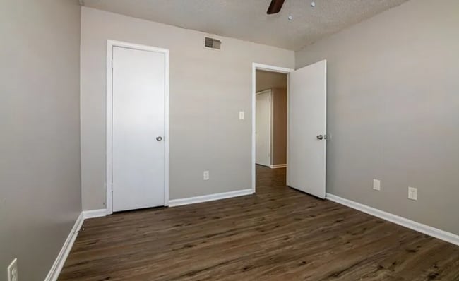 Photo - 1903 18th Pl N
