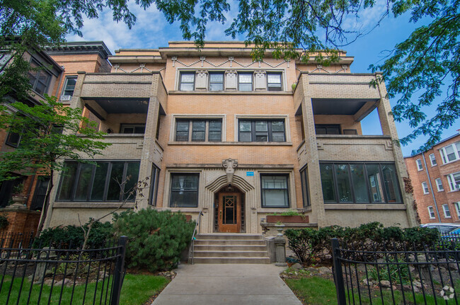 Building Photo - 844 W Lakeside Pl Rental