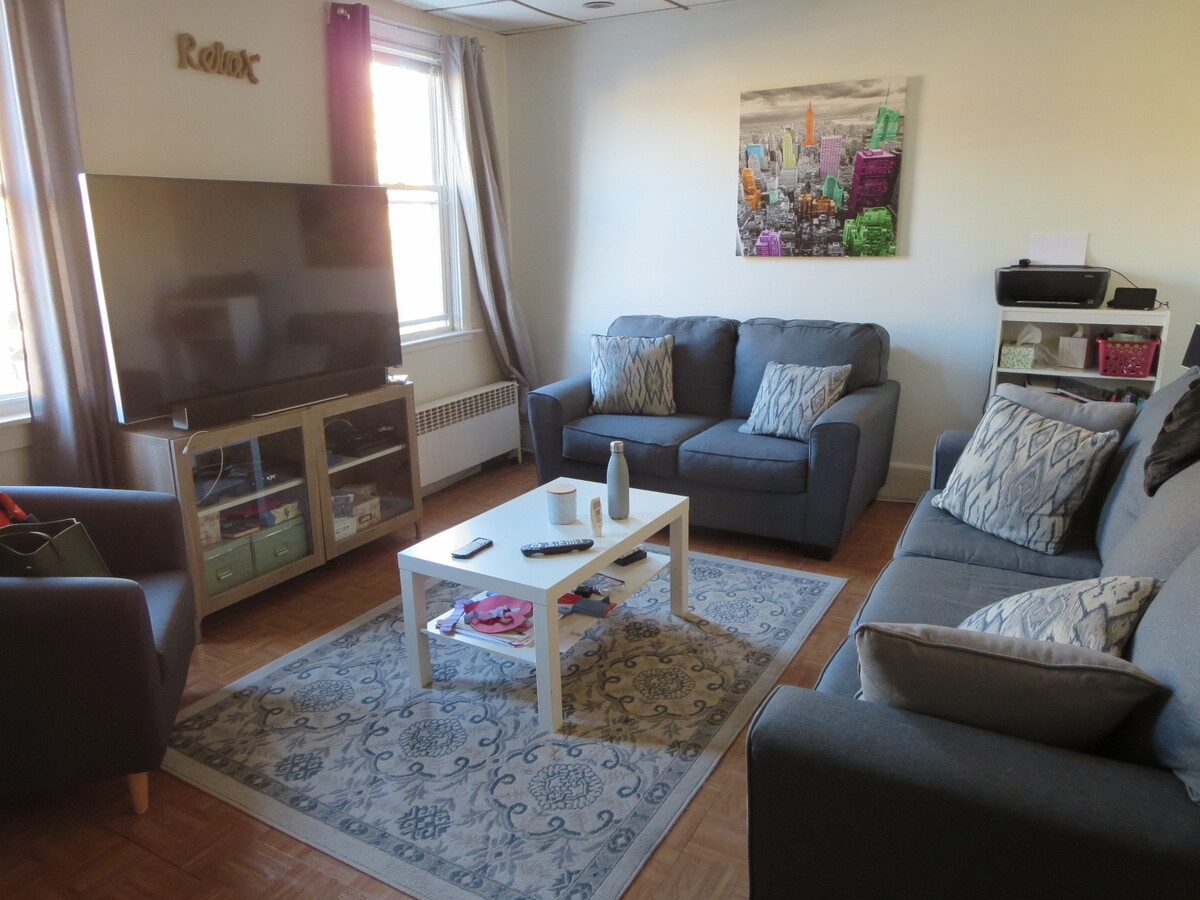 Living Room - 12 Bender Pl Apartamentos