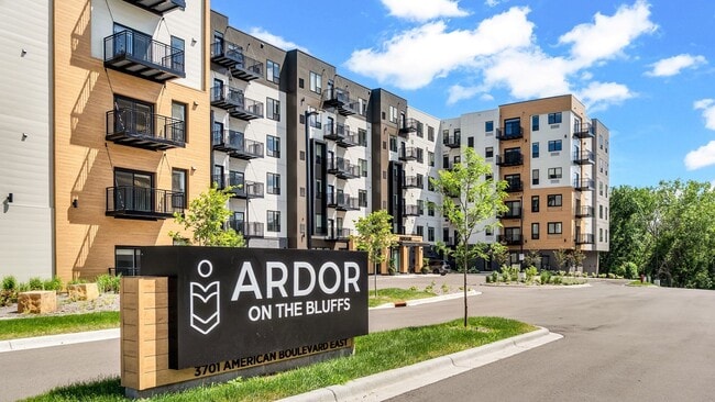 Ardor on the Bluffs South Loop Residences