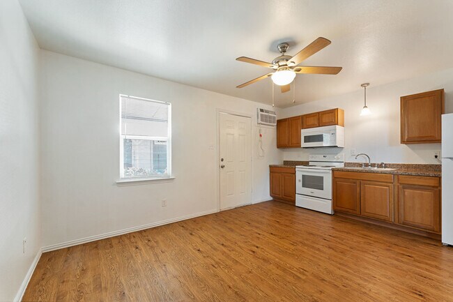 Photo - 720 Pritchett Ln