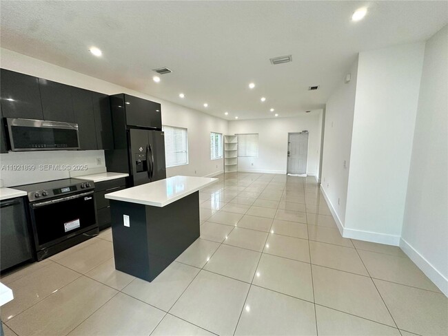 Photo - 14890 NE 10th Ave