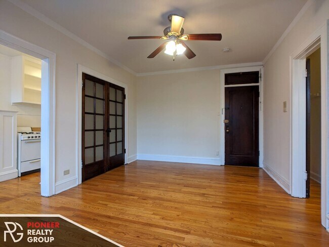 Photo - 4635 N Paulina St