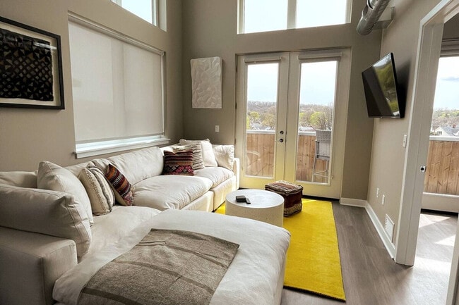 Building Photo - 625 S Goodman St Unit ID1094671P