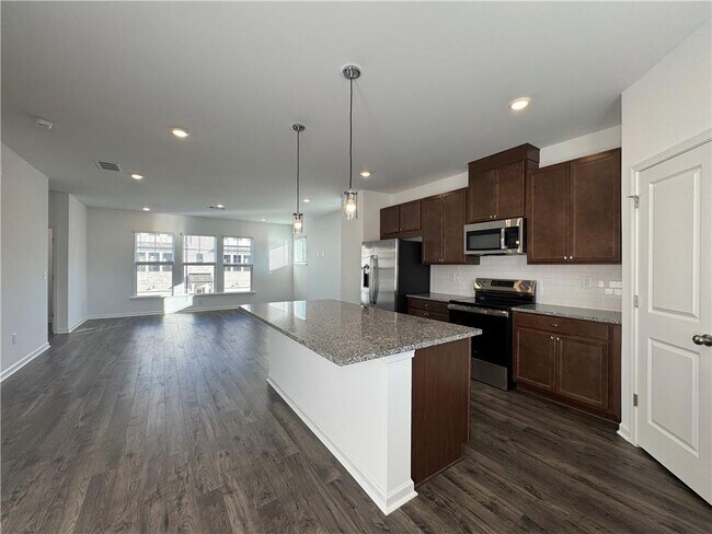 Photo - 516 Meadows Ln