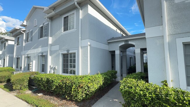 Building Photo - Newly renovated 3 bedroom/2.5 bath townhou... Rental