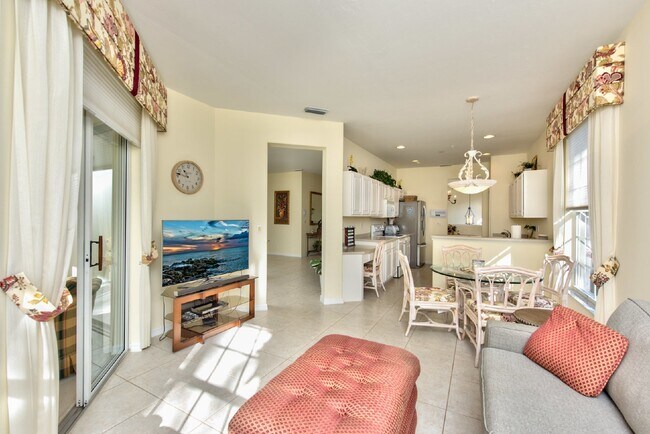 Photo - COACH HOME AT PELICAN BAY Unit 810