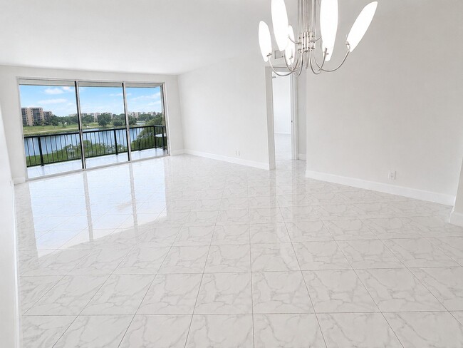 7076 Huntington Ln Unit 608