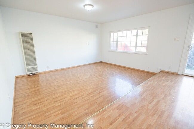 Photo - 2211 Pacific Ave Unit Apt B