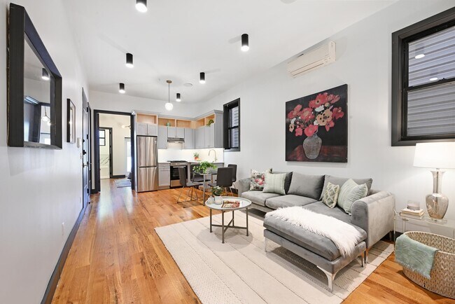 Photo - 7 St Pauls Ave Unit 4R